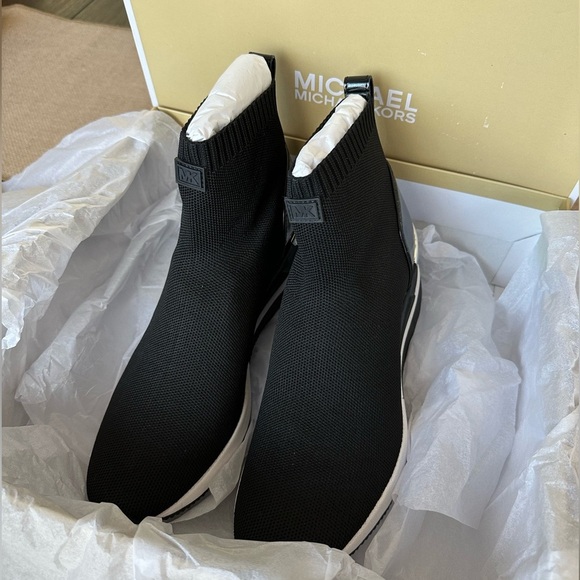 NWT Michael Kors Womens 9M Skyler Stretch-Knit Sock Sneaker Black White Booties - Picture 8 of 10